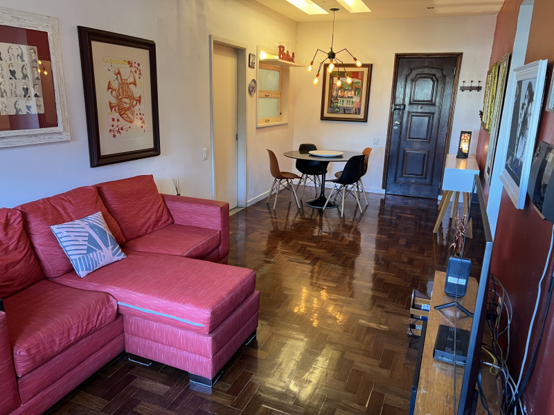 Imagem 6 da galeria do anúncio: Quarto silencioso e aconchegante no coração de Ipanema