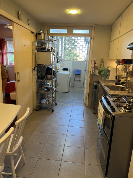 Imagem 8 da galeria do anúncio: Quarto silencioso e aconchegante no coração de Ipanema