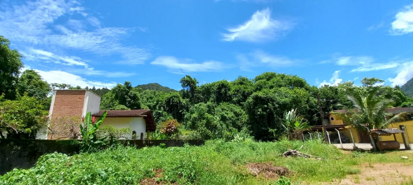 Imagem 6 da galeria do anúncio: ALUGO CASA  UBATUBA TEMPORADA Praia  Pereque-mirim 5 pessoas