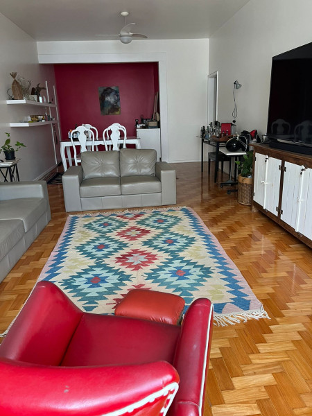 Imagem 6 da galeria do anúncio: Alugo quarto em Copacabana grande e arejado