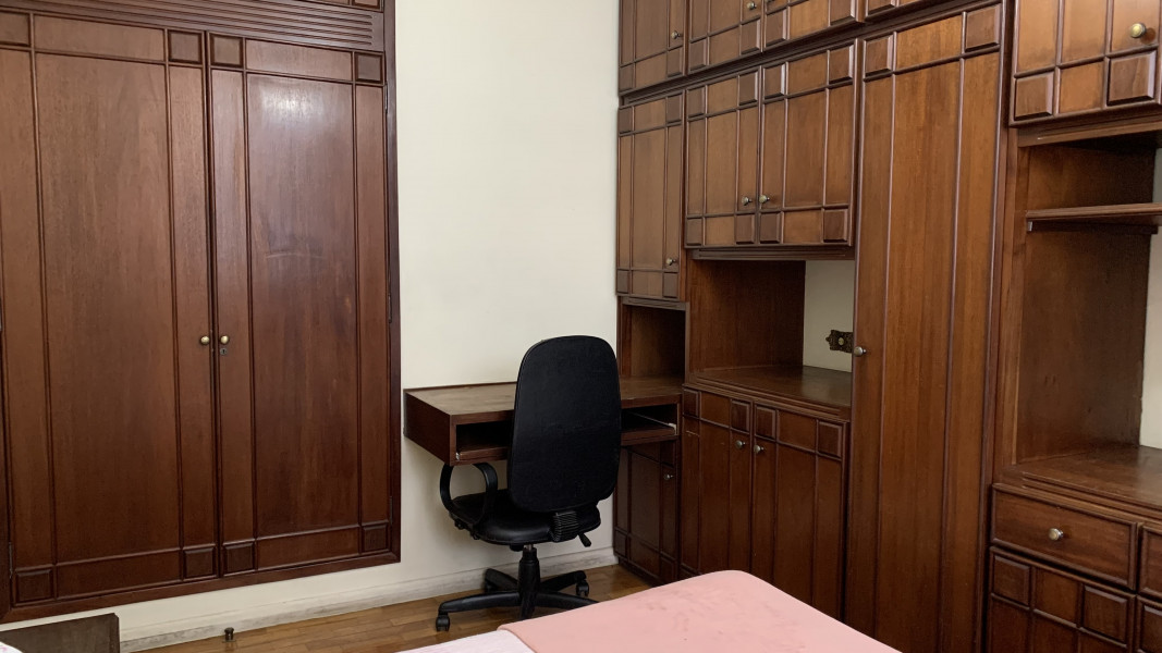 Imagem 4 da galeria do anúncio: QUARTO FEMININO - PRAÇA DA SAVASSI -AO LADO DO MAC DONALD'S