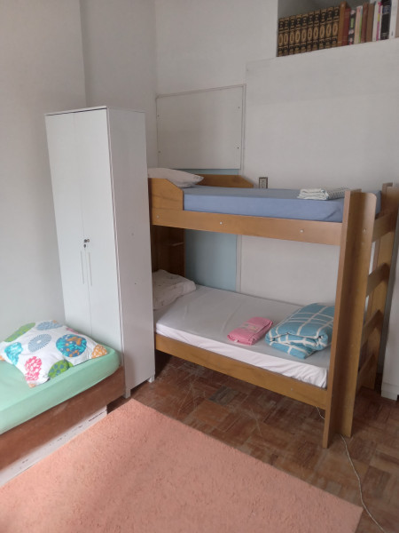 Imagem 1 da galeria do anúncio: Quarto Compartilhado . Corredor da Vitória