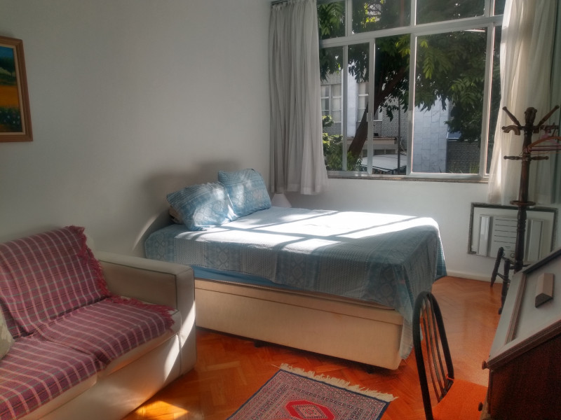 Imagem 3 da galeria do anúncio: quarto amplo no coração de ipanema