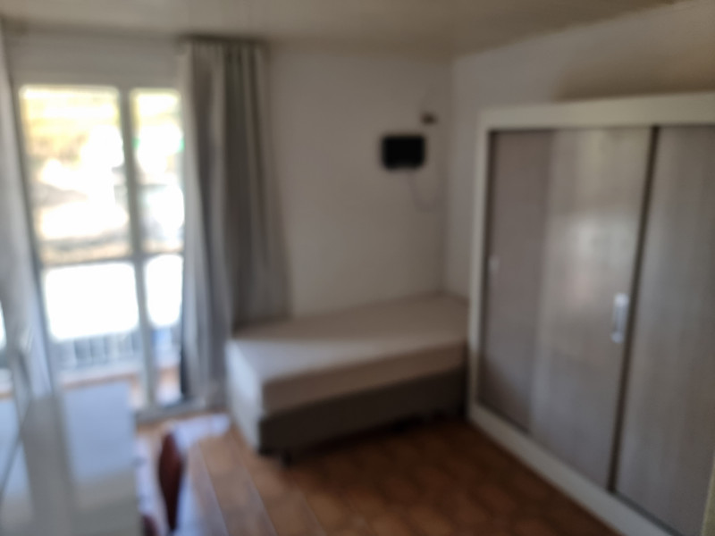 Imagem 4 da galeria do anúncio: quarto individual mobiliado,  com banheiro individual