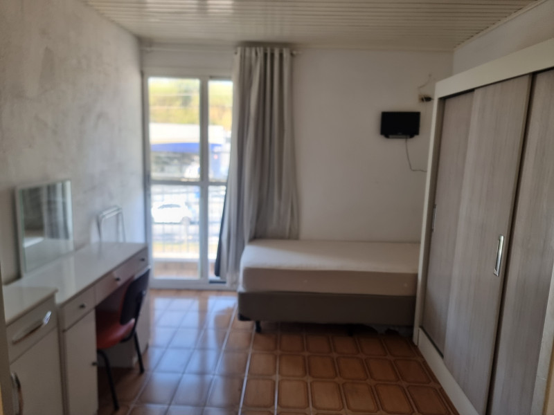 Imagem 6 da galeria do anúncio: quarto individual mobiliado,  com banheiro individual