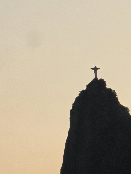 Imagem 5 da galeria do anúncio: Quarto espacoso em rua super tranquila em Laranjeiras