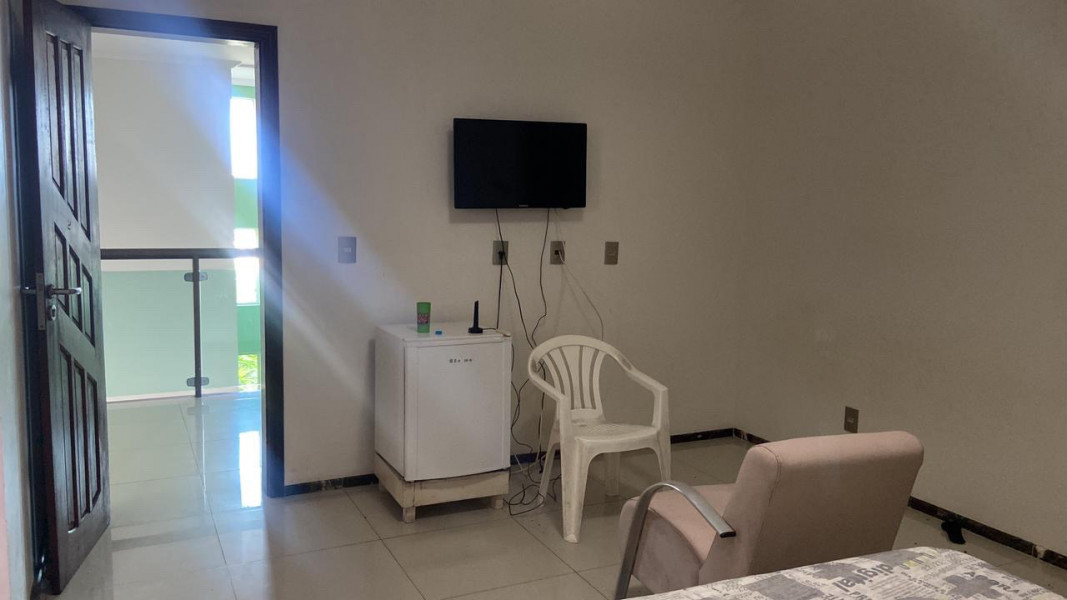 Imagem 3 da galeria do anúncio: Quarto mobiliado com suite