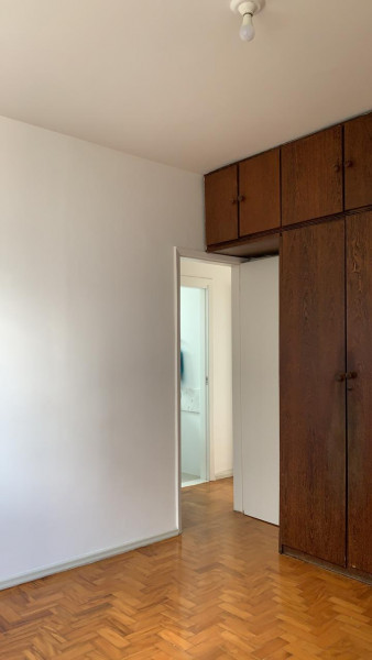 Imagem 3 da galeria do anúncio: VAGA FEMININA - QUARTO INDIVIDUAL - mobiliado: Guarda-roupas