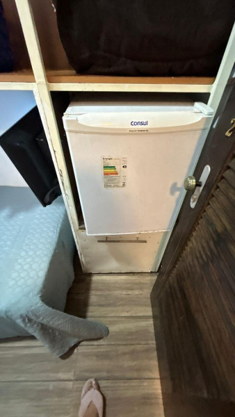 Imagem 9 da galeria do anúncio: Quartos- prox  tv Record e praia Recreio