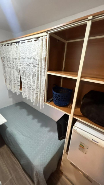 Imagem 11 da galeria do anúncio: Quartos- prox  tv Record e praia Recreio