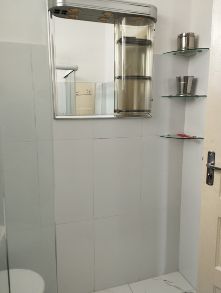 Imagem 12 da galeria do anúncio: QUARTO NA BARRA