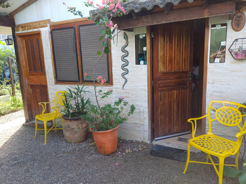 Imagem 2 da galeria do anúncio: Alugo mini SUITE rustica novinha em Casarão do Shopping