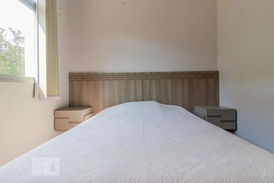 Imagem 2 da galeria do anúncio: Quarto em frente à PUC com serviços