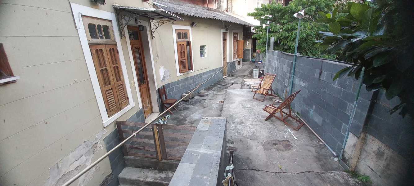 Imagem 6 da galeria do anúncio: Quarto espacoso em rua super tranquila em Laranjeiras