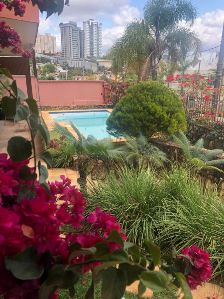 Imagem 1 da galeria do anúncio: Quarto com banheiro privativo