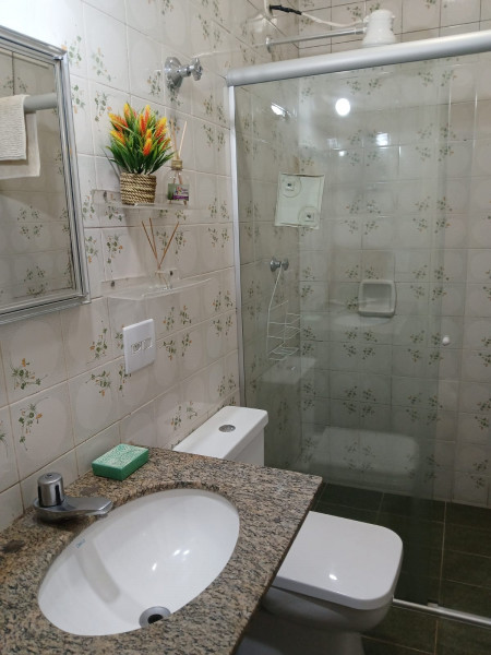 Imagem 3 da galeria do anúncio: Quarto com banheiro privativo