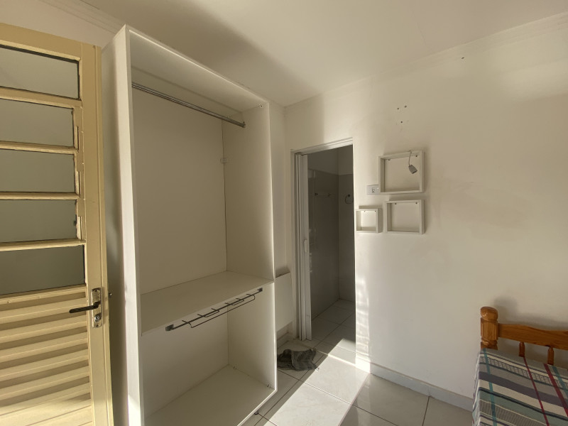 Imagem 2 da galeria do anúncio: Alugo Suite e Quarto Simples no P. Industrial em SJ Campos