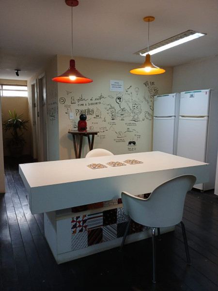 Imagem 3 da galeria do anúncio: Quarto Individual Mobiliado - Rua Óscar Freire, 1928