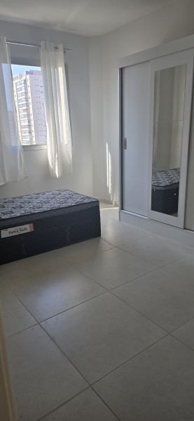 Imagem 13 da galeria do anúncio: Alugo quarto super espaçoso prédio residencial