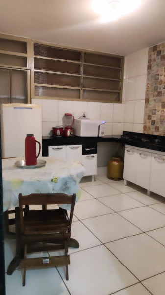 Imagem 6 da galeria do anúncio: Quarto grande na Asa Sul