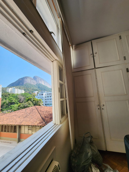 Imagem 2 da galeria do anúncio: Quarto grande mobiliado próximo a PUC