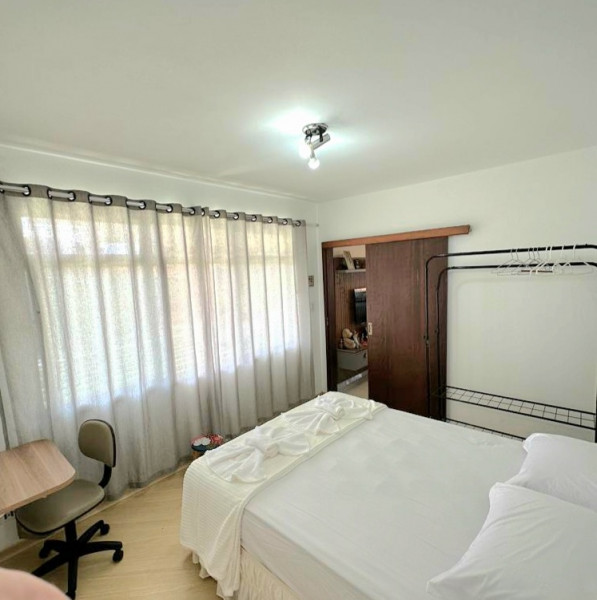 Imagem 3 da galeria do anúncio: Quarto p/estudantes 100 metros UFPR,PUC,JARDIM Botânico