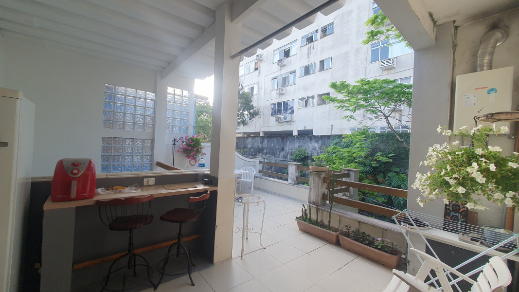 Imagem 6 da galeria do anúncio: suite independente com varanda.