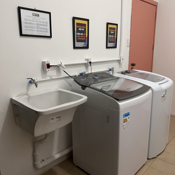 Imagem 13 da galeria do anúncio: QUARTO EM CASA COM PISCINA PRÓXIMO DA UFRGS CENTRO