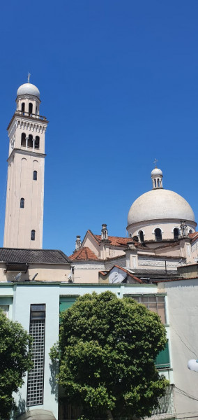 Imagem 7 da galeria do anúncio: Quarto amplo e charmoso c/ varanda na Tijuca, perto do metrô