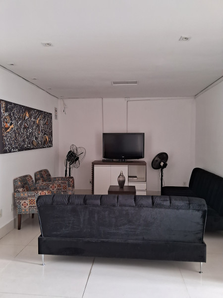 Imagem 8 da galeria do anúncio: República Espaço Jovem - FEMININA