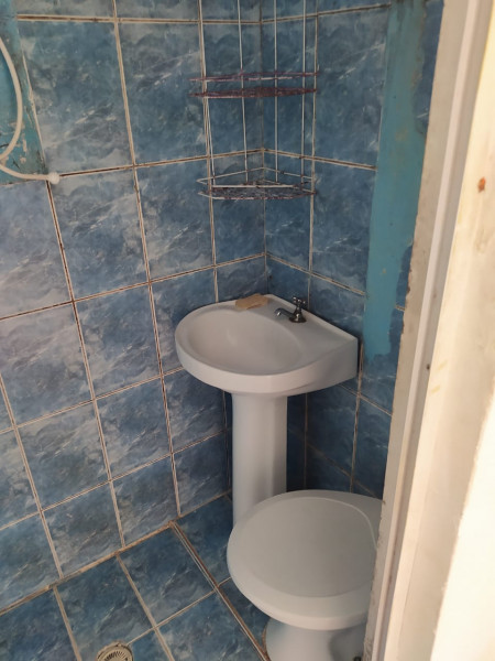 Imagem 3 da galeria do anúncio: Kit net bem localizada com sacada fácil acesso metro e CPTM