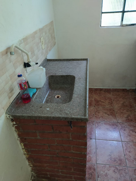 Imagem 1 da galeria do anúncio: Kit net bem localizada com sacada fácil acesso metro e CPTM