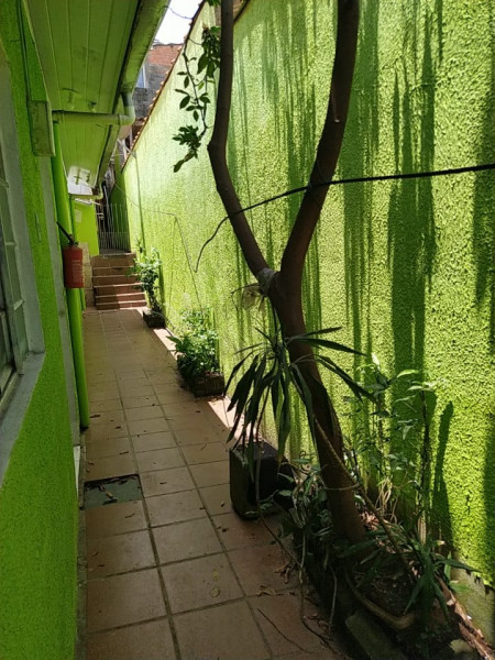 Imagem 6 da galeria do anúncio: Kit net bem localizada com sacada fácil acesso metro e CPTM