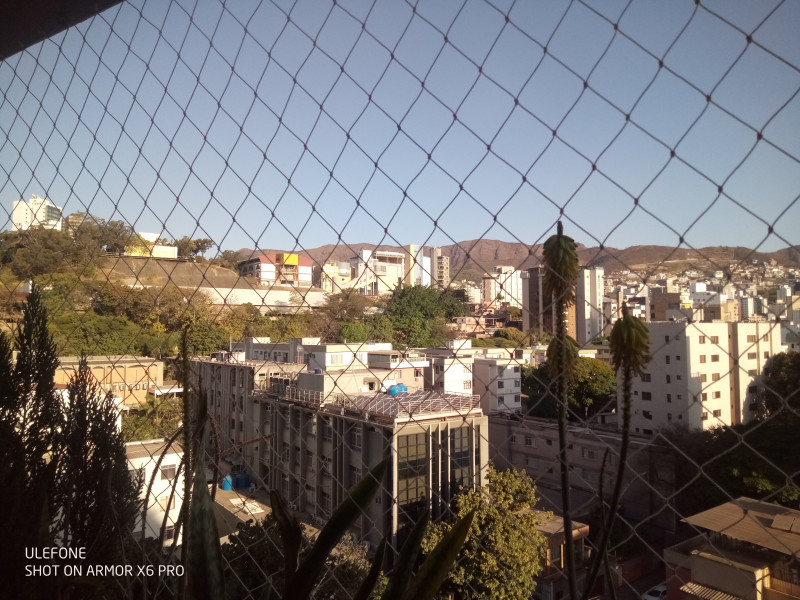 Imagem 5 da galeria do anúncio: suíte mobiliada com frigobar, closet e mesa de estudos