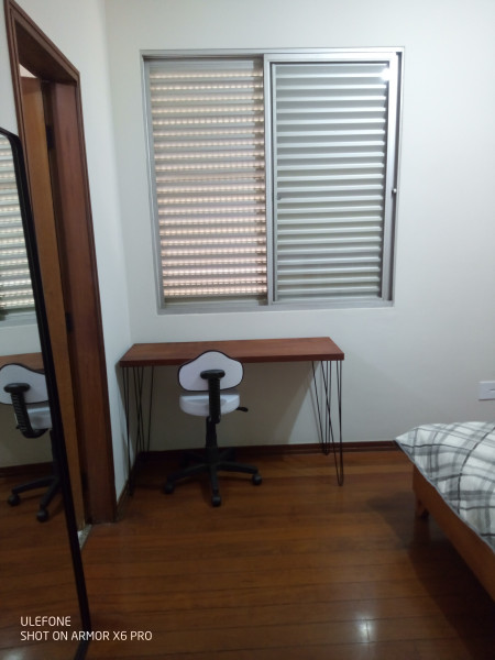 Imagem 11 da galeria do anúncio: suíte mobiliada com frigobar, closet e mesa de estudos