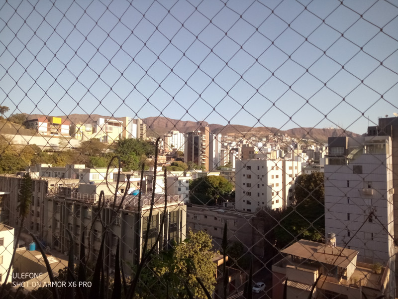 Imagem 6 da galeria do anúncio: suíte mobiliada com frigobar, closet e mesa de estudos