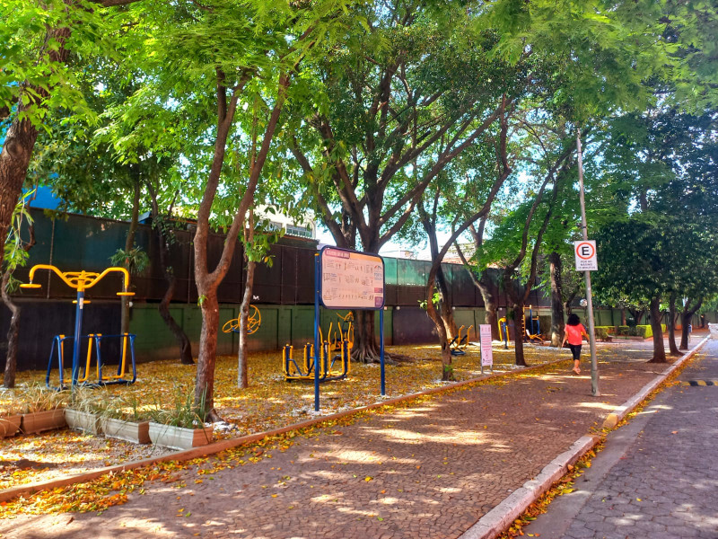 Imagem 14 da galeria do anúncio: Suíte Individual Piscina Sauna Academia etc FEMININO