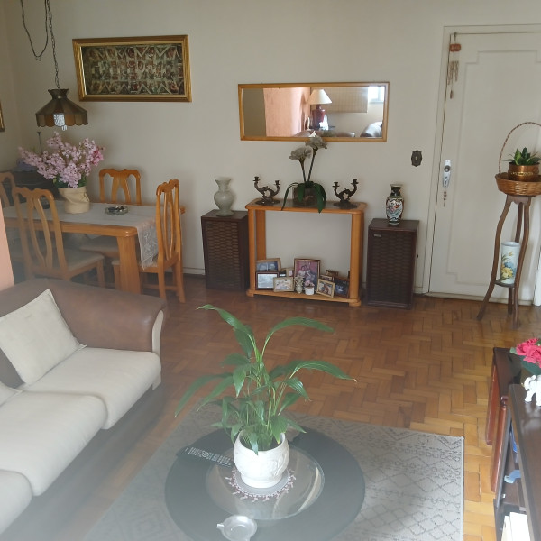 Imagem 2 da galeria do anúncio: Quarto inteiro, mobiliado, em belo ap. no Jardim Paulista!