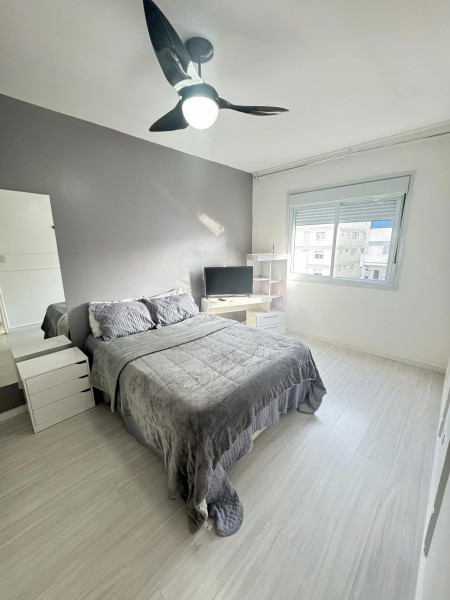 Imagem 1 da galeria do anúncio: R Oscar Freire / Metro  - Quarto em lindo apartamento