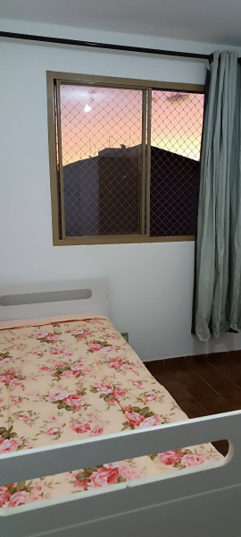 Imagem 2 da galeria do anúncio: Quarto mobiliado para mulheres