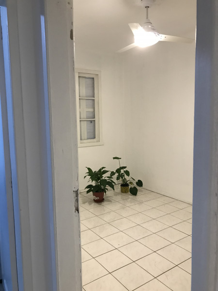 Imagem 3 da galeria do anúncio: PRÓXIMO A UFRGS/ QUARTO PARA ALUGAR CIDADE BAIXA