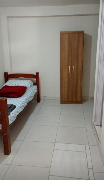 Imagem 2 da galeria do anúncio: Quarto com banheiro individual