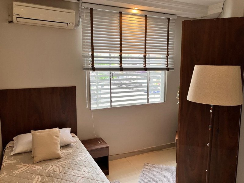 Imagem 1 da galeria do anúncio: Alugo quartos no centro em apartamento novo