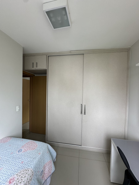 Imagem 1 da galeria do anúncio: Quarto mobiliado em apartamento no buritis