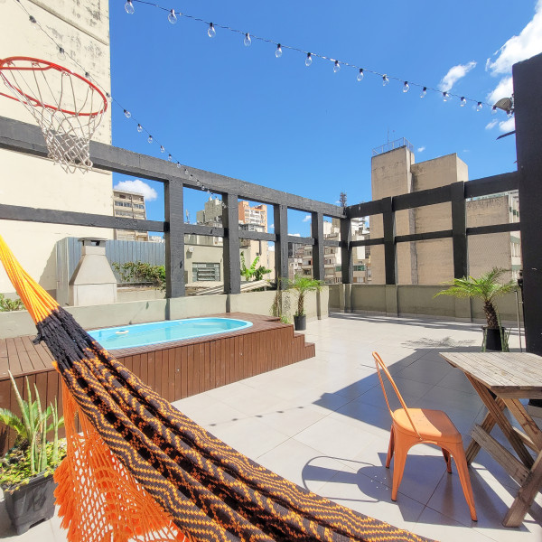 Imagem 17 da galeria do anúncio: QUARTO COM SACADA NO CENTRO HISTÓRICO