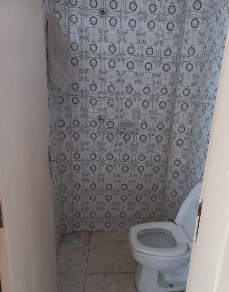 Imagem 6 da galeria do anúncio: Alugo quarto para solteiro