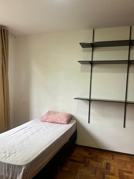 Imagem 5 da galeria do anúncio: Quarto grande na Asa Sul