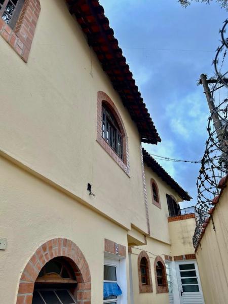 Imagem 2 da galeria do anúncio: Suítes disponíveis próximas a USP