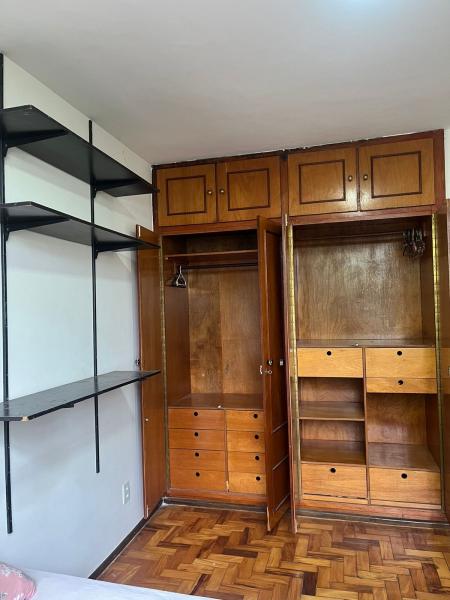 Imagem 5 da galeria do anúncio: Quarto grande Asa Sul