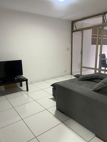 Imagem 6 da galeria do anúncio: Quarto grande Asa Sul